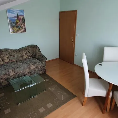 Oaza, Mulo Apartmán *