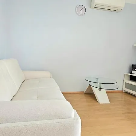 Oaza, Mulo Apartman *