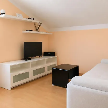 Oaza, Mulo Apartament Vrsi